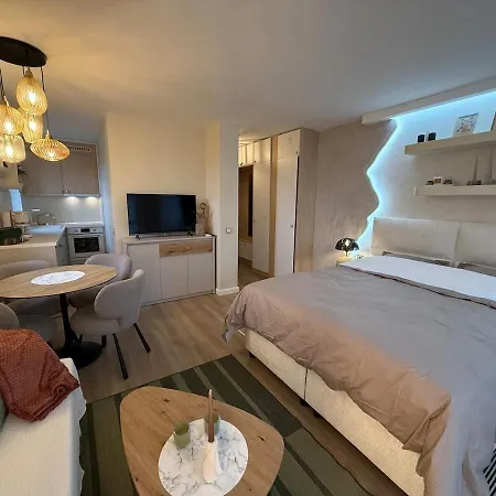 Апартаменты Moderne Et Chic & *