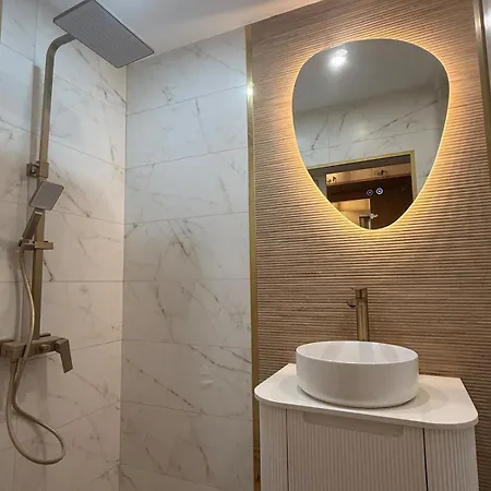 Апартамент Moderne Et Chic &