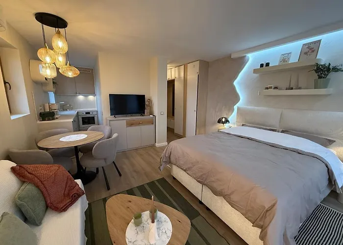 Апартаменты Moderne Et Chic & *